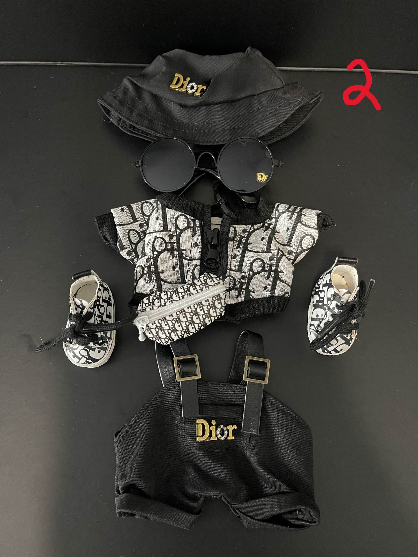Dior Oufits (17cm)